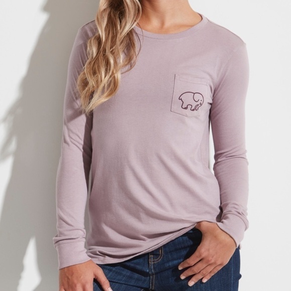 Ivory Ella Nightshade Frosted Paisley
Long-Sleeve Tee Size Medium - Picture 1 of 10